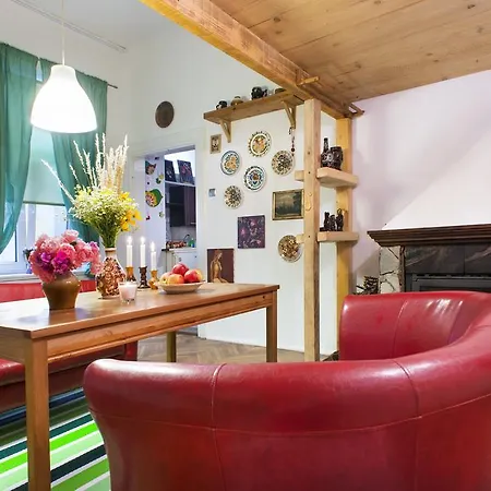 Live Like Locals: Market Square X Jewish District Apartament *