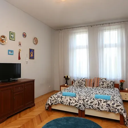 Apartment Live Like Locals: Market Square X Jewish District *