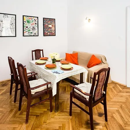 Live Like Locals: Market Square X Jewish District Apartment Krakow