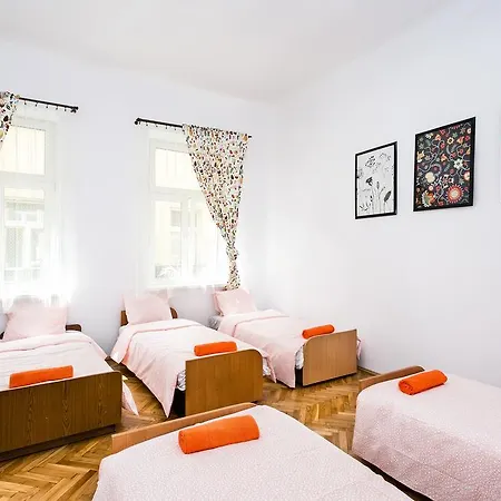 Live Like Locals: Market Square X Jewish District Appartamento